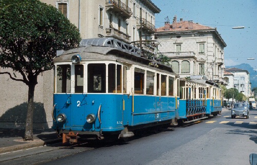 {short description of image}