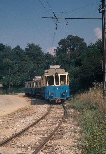 {short description of image}