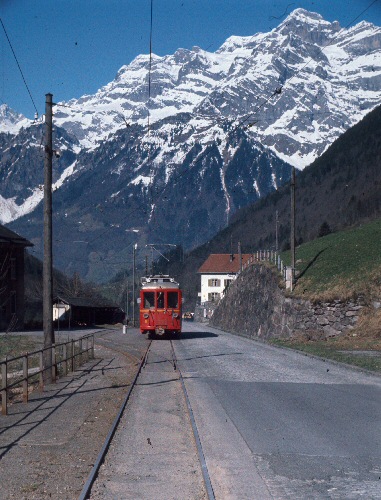 {short description of image}