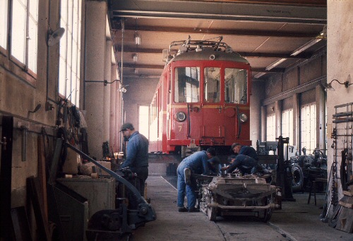 {short description of image}