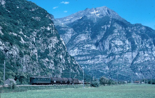 {short description of image}