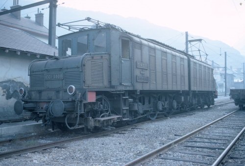 {short description of image}