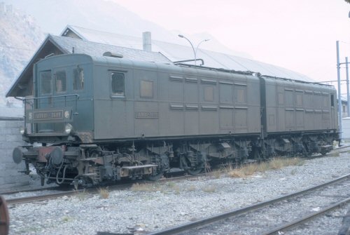 {short description of image}