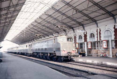 {short description of image}