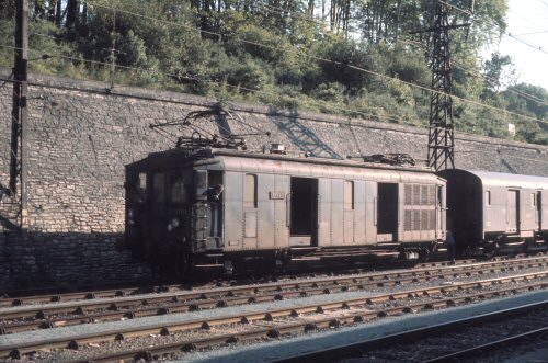 {short description of image}