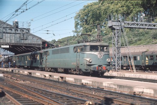 {short description of image}