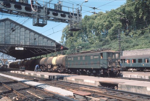 {short description of image}