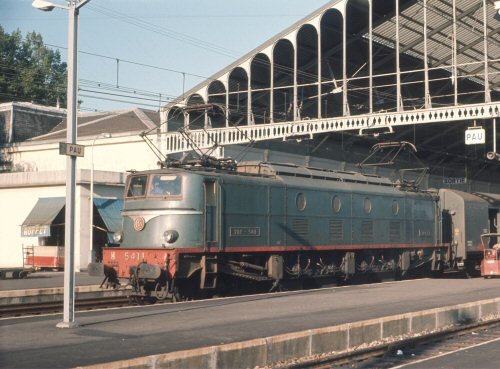 {short description of image}