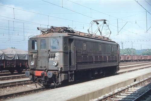 {short description of image}