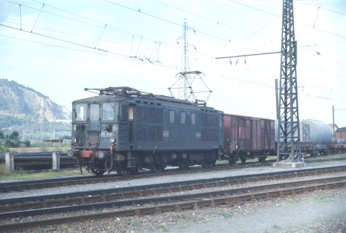 {short description of image}