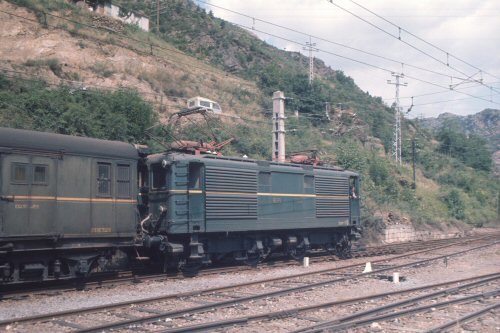 {short description of image}