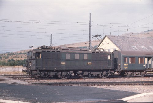 {short description of image}