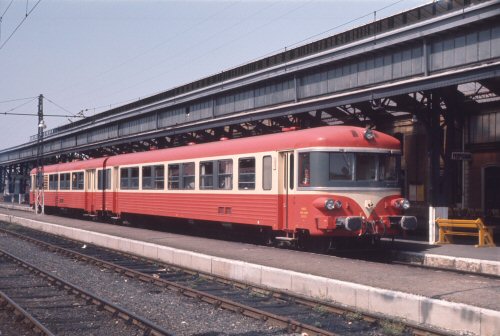 {short description of image}