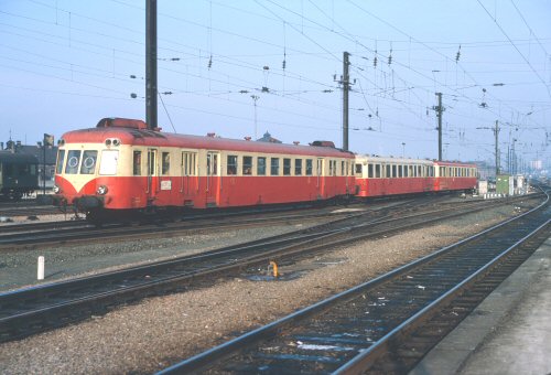 {short description of image}