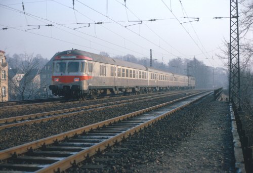 {short description of image}