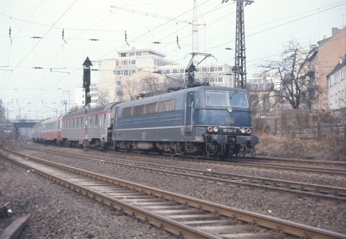 {short description of image}