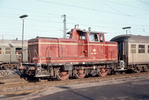 {short description of image}